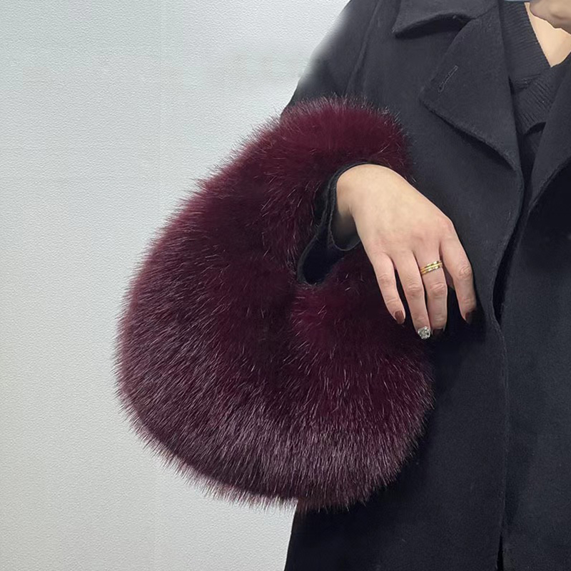 Bolsas de Meia-Lua de Pelúcia  - Luxury Bags Tote avaliação e preço